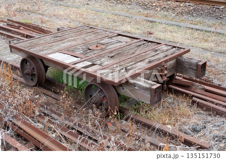 古いトロッコ 135151730