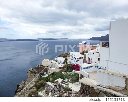 イアの風景　ギリシャのサントリーニ島　 135153718