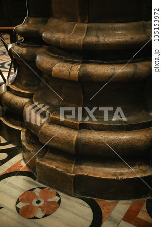 イタリア_ミラノ大聖堂 135153972