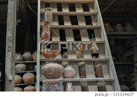 滋賀県甲賀市の焼き物の町信楽町に唯一残る登り窯を撮影 135154027