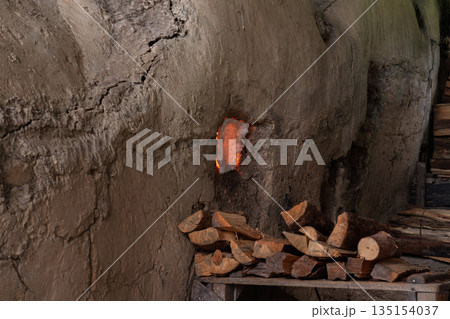 滋賀県甲賀市の焼き物の町信楽町に唯一残る登り窯を撮影 135154037