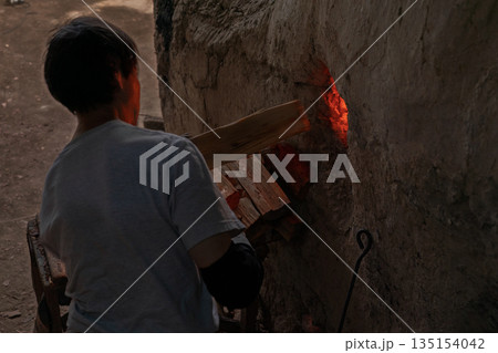 滋賀県甲賀市の焼き物の町信楽町に唯一残る登り窯を撮影 135154042