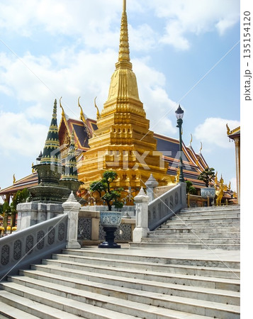 ワット・プラケオ 黄金の寺院 タイのバンコク ワット・プラケオ 黄金の寺院 タイのバンコク 135154120