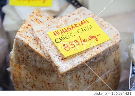 ハンガリー_ブダペスト中央市場 135154421