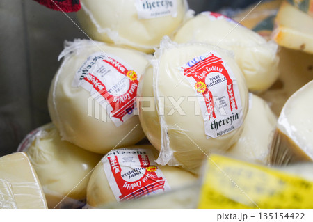 ハンガリー_ブダペスト中央市場 135154422