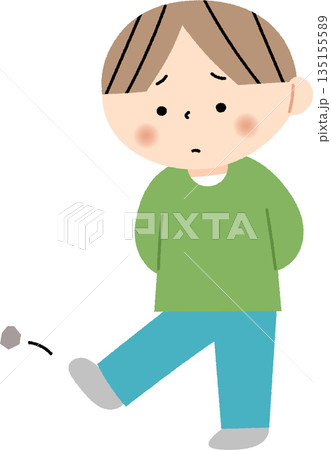 しょんぼりしている男の子 しょんぼりしている男の子 135155589