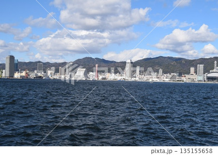 2026年1月8日　神戸港 135155658