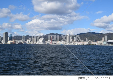 2026年1月8日　神戸港 135155664