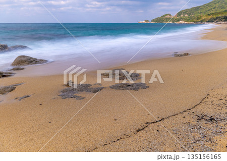 海亀産卵地永田海岸 いなか浜　神が宿る島屋久島(冬 135156165