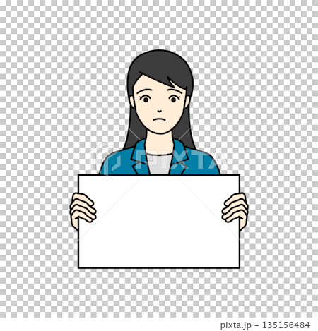 困った表情で白いパネルを持つ作業服の女性 困った表情で白いパネルを持つ作業服の女性 135156484