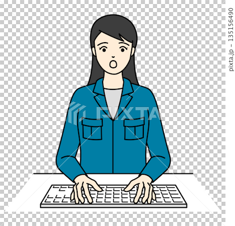 驚いた表情でキーボード入力をする作業服の女性 驚いた表情でキーボード入力をする作業服の女性 135156490
