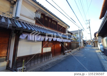 下津井町並み保存地区の古い町並み（岡山県倉敷市） 135156507