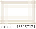 白い背景にホワイトチョコレートカラーのフレーム 白い背景にホワイトチョコレートカラーのフレーム 135157174