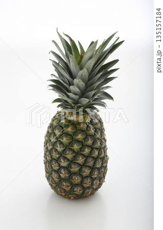 パイナップル、、Pineapple,フルーツ 135157184