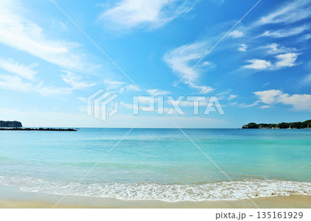 千葉県　夏の勝浦　青空と海 135161929