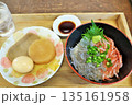 静岡県　生しらすと生桜エビ丼と静岡おでん 135161958