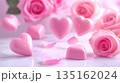 バレンタインデー　ピンクのハートチョコレート 135162024