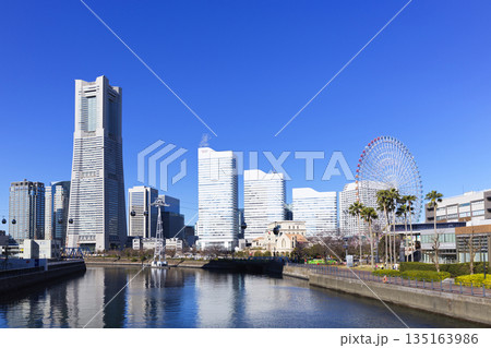 万国橋から望むみなとみらい 横浜市 万国橋から望むみなとみらい 横浜市 135163986