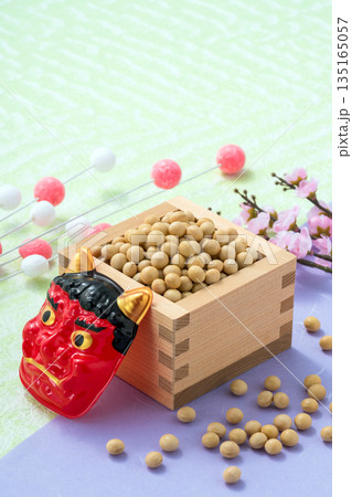 節分の豆まきのイメージ 135165057