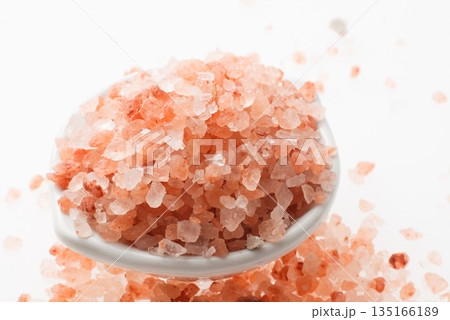 岩塩　白バック 135166189