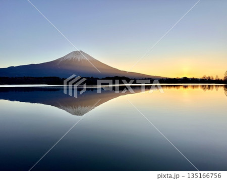 田貫湖と富士山 135166756
