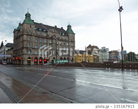 スウェーデン　マルメ中央駅の近くを散策 135167915