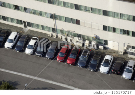 駐車場の風景 135170717