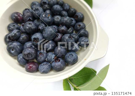 ブルーベリー  フルーツ　果実 135171474