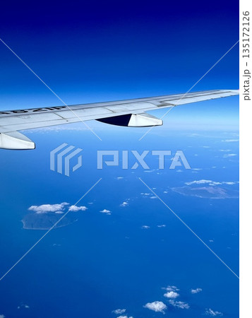 飛行機から見た島々 135172126