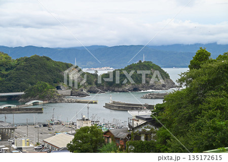 【和歌山県和歌山市】雑賀崎から見る和歌浦の風景 【和歌山県和歌山市】雑賀崎から見る和歌浦の風景 135172615