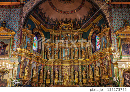 Interior of St Jean Baptiste church in Saint Jean de Luz in Fran 135173753