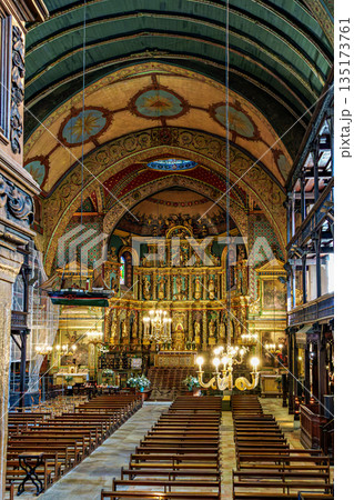 Interior of St Jean Baptiste church in Saint Jean de Luz in Fran 135173761