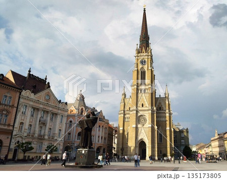 聖処女マリア教会と自由広場 (セルビア・ノヴィサド) 聖処女マリア教会と自由広場 (セルビア・ノヴィサド) 135173805