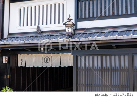 日本料理　京料理　萬重　本店（京文化の西陣にて美味を極める）　京都市西京区大宮通今出川上ル 135173815