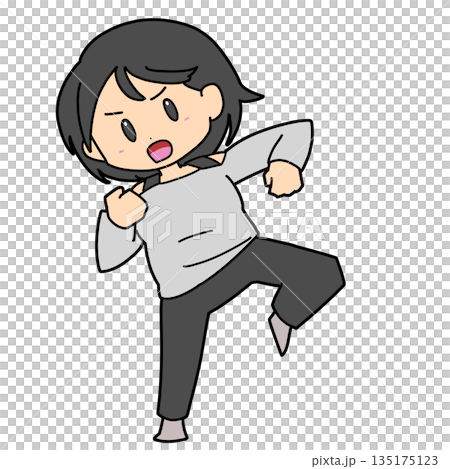 キックをする女性 135175123