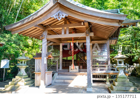 玉園稲荷神社の風景（長崎市） 135177711
