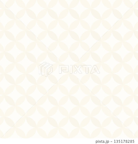 和柄パターン背景　白色ベージュ　七宝文様 135178285