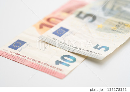 ユーロ紙幣のイメージ ユーロ紙幣のイメージ 135178331