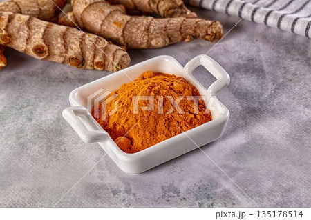 Indian tumeric cumin dry powder 135178514