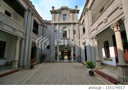 古い街 古い街並み 老街 135179017