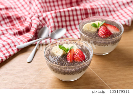 チアシードヨーグルト 135179511