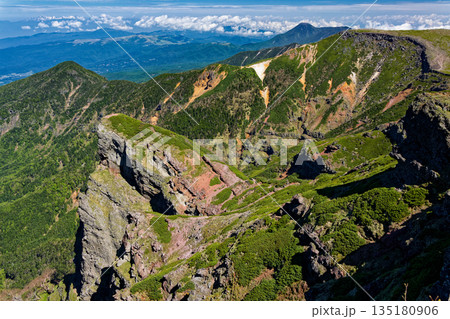 八ヶ岳連峰・横岳から見る硫黄岳・蓼科山・霧ヶ峰 八ヶ岳連峰・横岳から見る硫黄岳・蓼科山・霧ヶ峰 135180906