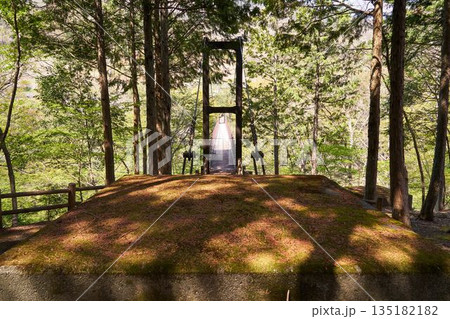 山梨県道志村 野原吊橋のアンカーブロック 山梨県道志村 野原吊橋のアンカーブロック 135182182