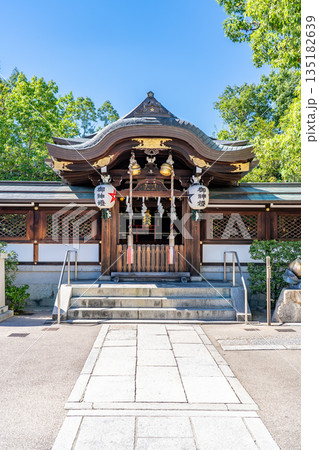 陰陽師　安倍晴明屋敷跡に鎮座する晴明神社　拝殿　京都市上京区晴明町 135182639