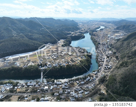 岐阜のグランドキャニオン 川辺町 ドローン空撮 135183742