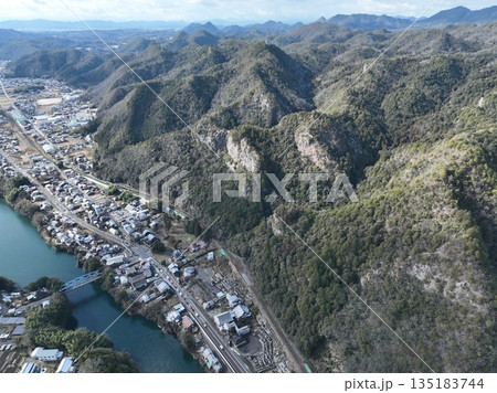 岐阜のグランドキャニオン 川辺町 ドローン空撮 135183744