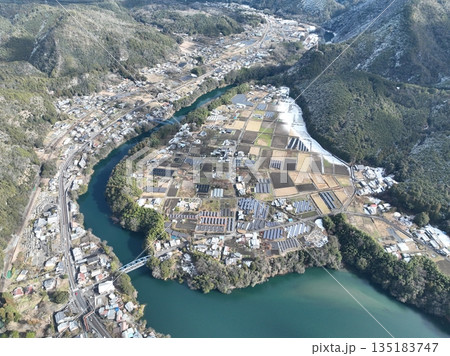 岐阜のグランドキャニオン 川辺町 ドローン空撮 135183747