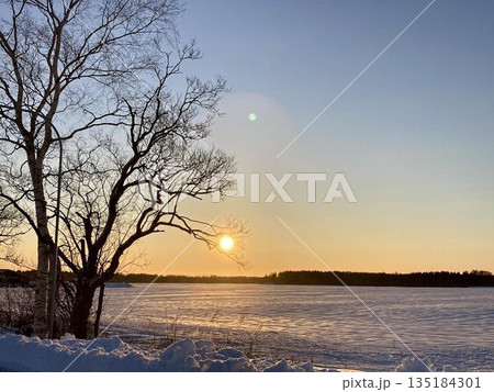 北海道の大自然の朝 北海道の大自然の朝 135184301