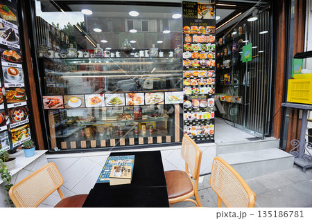 istanbul cafe showcase 135186781