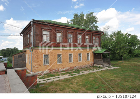 house for the clergy pier near the Kremlin in Ryazan 135187124